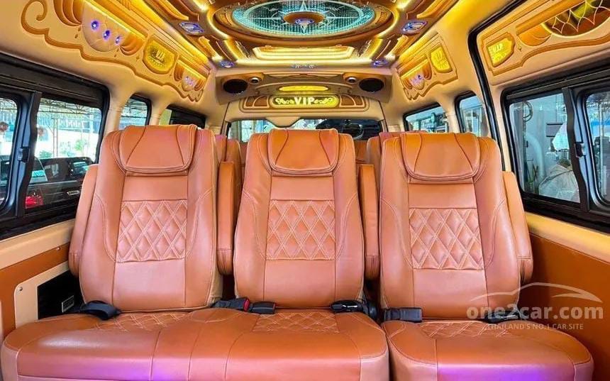 2017 Toyota Hiace Commuter